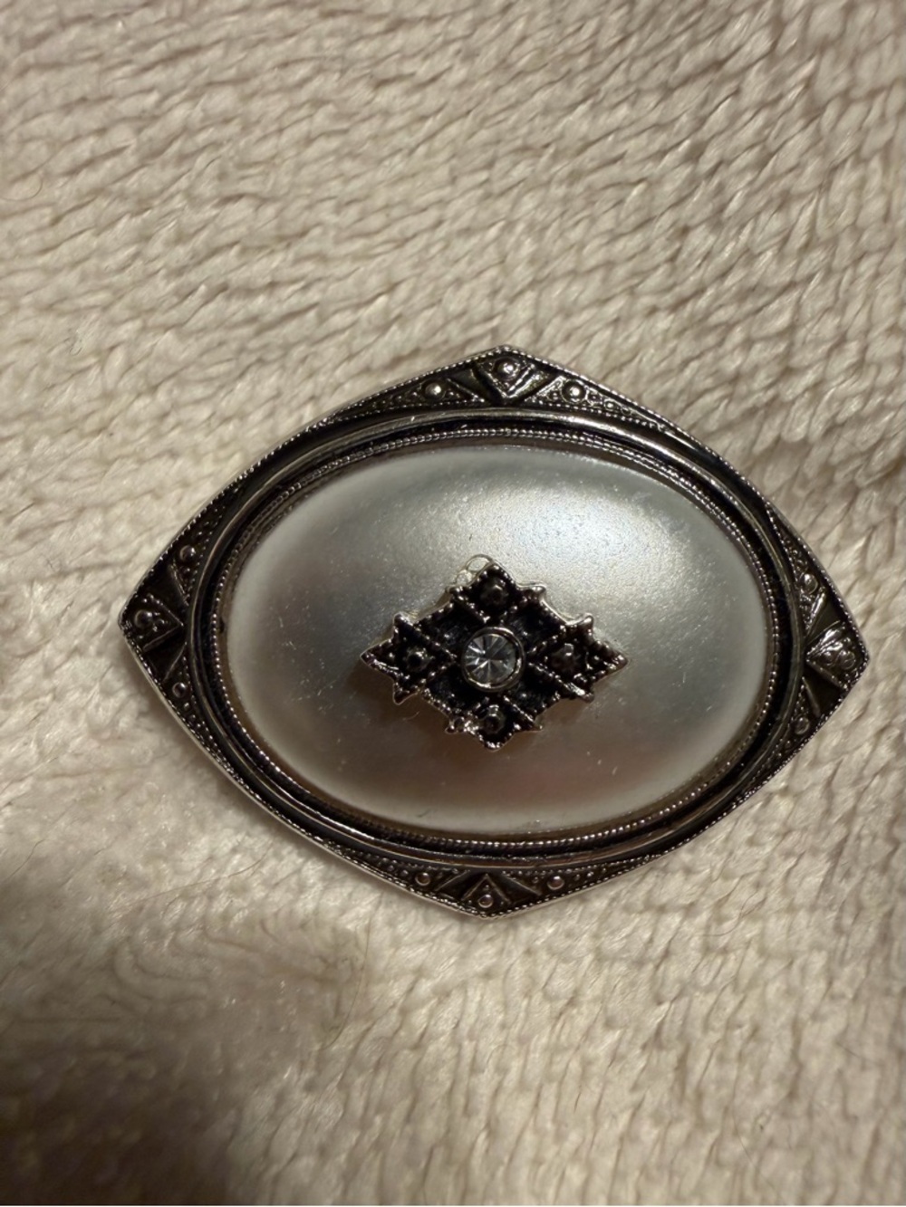 Vintage Avon Silver-Tone and faux pearl and rhinestone Oval pin Brooch